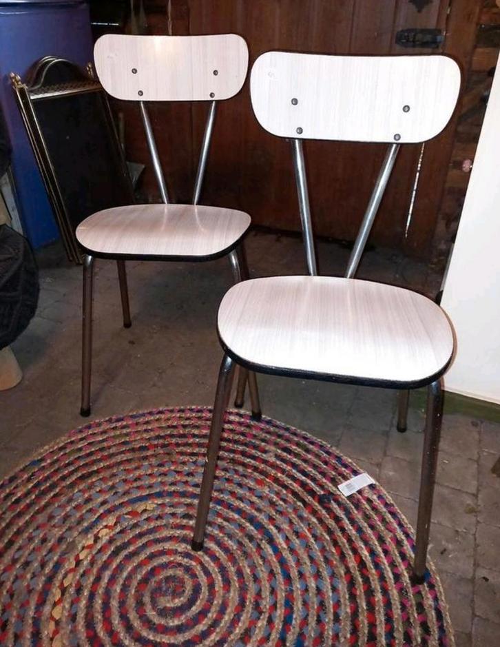 Vintage Formica Stoeltjes - Set van 2, Huis en Inrichting, Stoelen, Gebruikt, Twee, Kunststof, Metaal, Wit, Ophalen