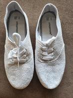 witte gympen mt 39 primark, Primark, Wit, Ophalen of Verzenden, Sneakers of Gympen