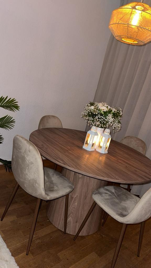 Woood Eettafel rond 120 + 4 x Sklum stoelen, Huis en Inrichting, Tafels | Eettafels, Zo goed als nieuw, 100 tot 150 cm, Rond, Ophalen of Verzenden