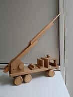 Massief houten brandweerwagen met uitschuifladder, Ophalen of Verzenden, Gebruikt, Rij- of Hobbelspeelgoed