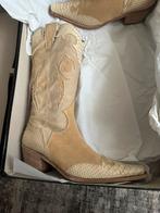 Nieuwe stoere laarzen. Ibiza styl, Kleding | Dames, Hoge laarzen, Beige, Nieuw, Ophalen of Verzenden