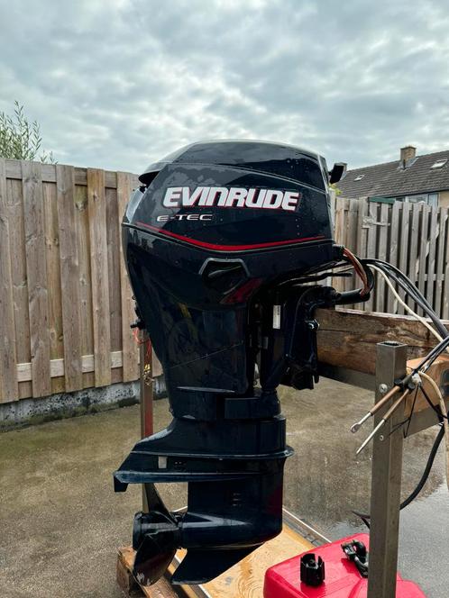 Buitenboordmotor Evinrude E-TEC 40 pk, Watersport en Boten, Buiten- en Binnenboordmotoren, Gebruikt, Benzine, 30 pk of meer, Met afstandsbediening