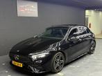 Mercedes-Benz A-klasse 180 AMG Line, Auto's, 136 pk, Gebruikt, 4 cilinders, Leder en Stof