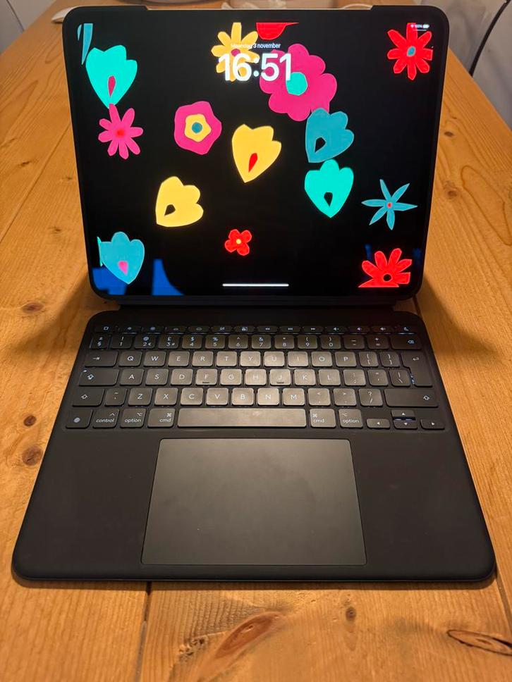 Logitech Combo Touch iPad Pro 13" (M4/M5), Computers en Software, Apple iPads, Zo goed als nieuw, Apple iPad Pro, 13 inch of meer