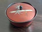 Vintage rood Japans lakdoosje, Antiek en Kunst, Ophalen of Verzenden