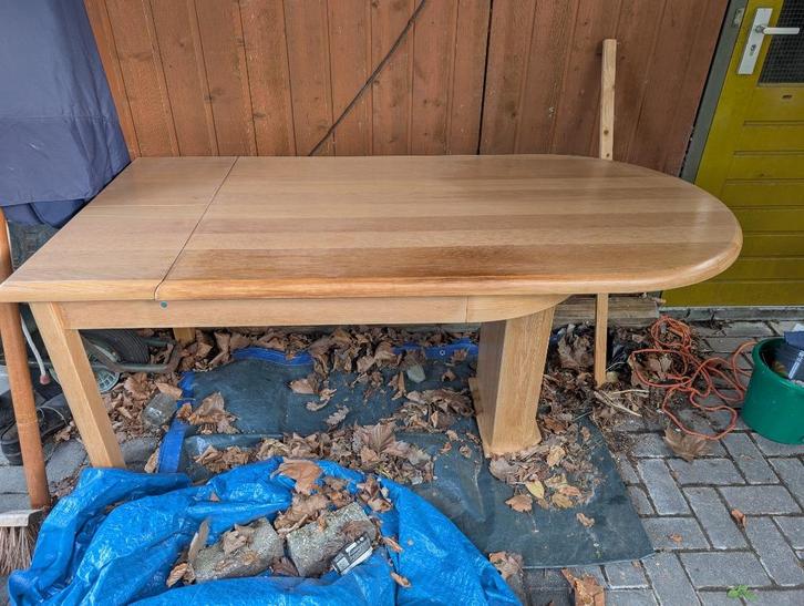 GRATIS een bijzondere tafel, Huis en Inrichting, Tafels | Eettafels, Gebruikt, 50 tot 100 cm, 100 tot 150 cm, Vier personen, Overige vormen