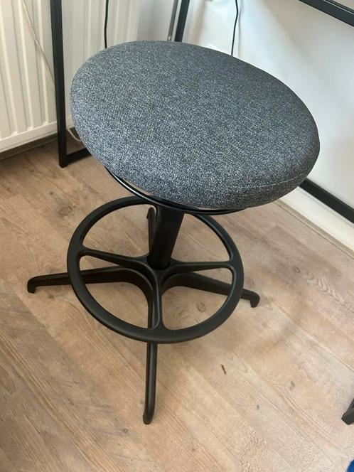 LIDKULLEN IKEA Zit-/stakruk, Gunnared donkergrijs, Huis en Inrichting, Bureaustoelen, Zo goed als nieuw, Zwart, Ophalen
