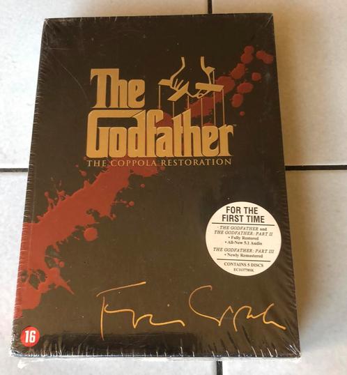 The godfather the coppola restoration 5 dvd box in seal, Cd's en Dvd's, Dvd's | Thrillers en Misdaad, Nieuw in verpakking, Maffia en Misdaad