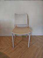 4 Grijze Kunststof Eetkamerstoelen, Ophalen, Kunststof, Zo goed als nieuw, Eén