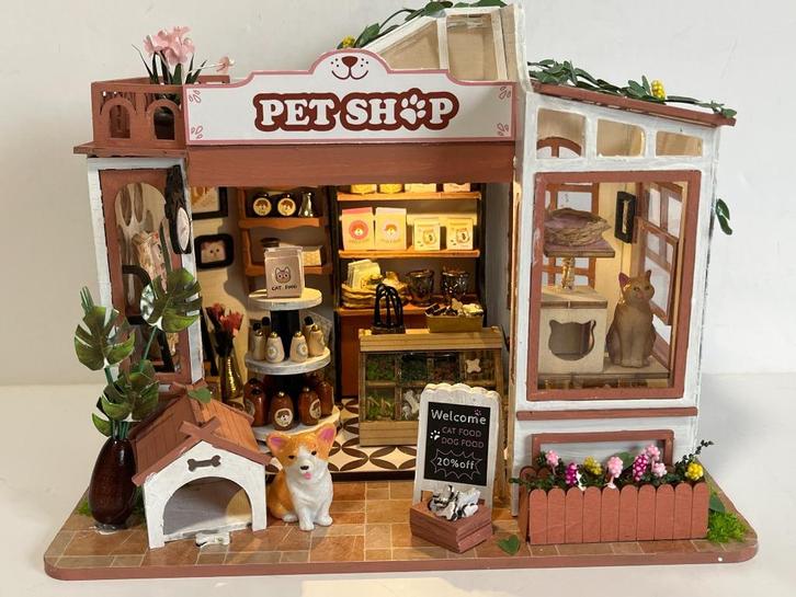 Pet Shop - Miniatuur - Crafts & Co incl. verlichting, Verzamelen, Poppenhuizen en Toebehoren, Zo goed als nieuw, Poppenhuis, Verzenden