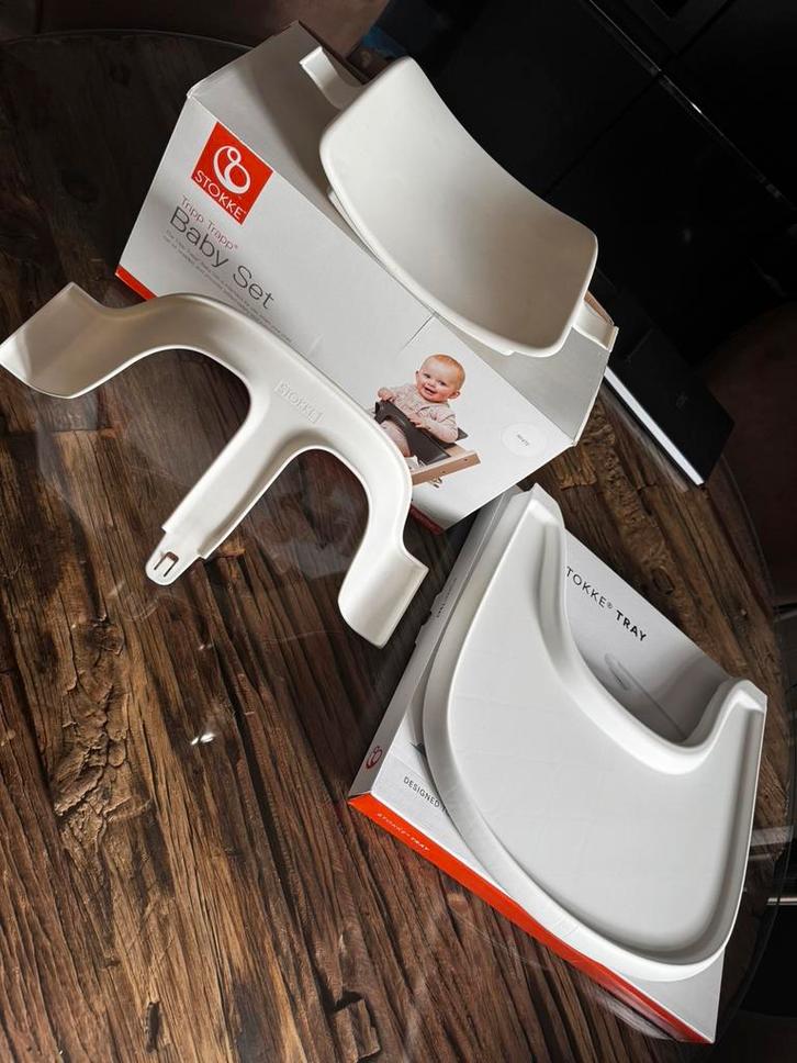 Stokke tafelblad en babyset wit, Tripp Trapp stoel, Kinderen en Baby's, Kinderstoelen, Gebruikt, Meegroeistoel, Ophalen of Verzenden
