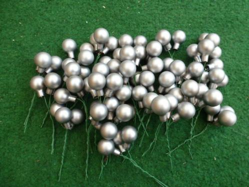 67 mat grijze blinkende glas kerstballen op stok 20 mm 12 cm, Diversen, Kerst, Nieuw, Ophalen of Verzenden