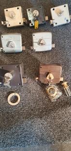 8x opleg voordeur sloten 2x nieuw merk Lips. Cisa, Ophalen of Verzenden, Gebruikt, IJzer, Slot