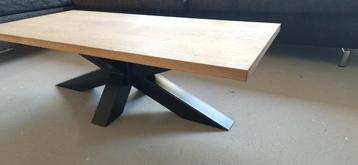Salontafel zwart gepoedercoat kruispoot massief eiken blad beschikbaar voor biedingen