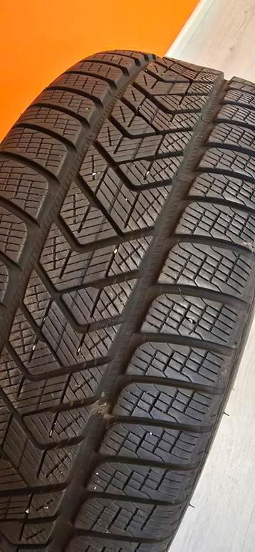 Pirelli Winterbanden 245/45 R20 - Set van 2 beschikbaar voor biedingen