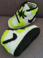 Nieuw handgemaakte gehaakte baby slofjes Nike Jordan, Ophalen of Verzenden, Nieuw, Meisje, Overige typen