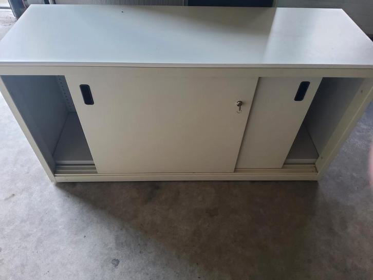 Schuifdeurkast - Opbergkast, Huis en Inrichting, Kasten | Dressoirs, Gebruikt, 100 tot 150 cm, 50 tot 75 cm, Met deur(en), Met plank(en)