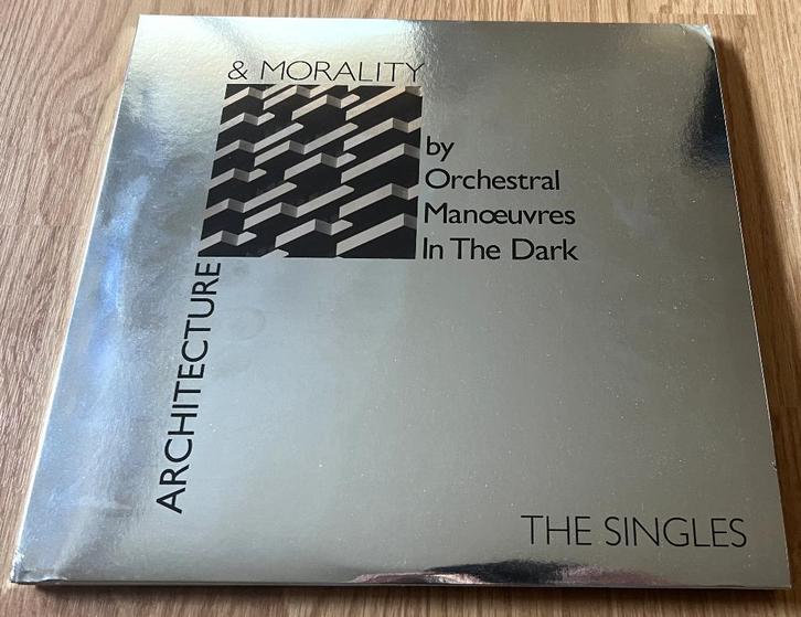 3LP OMD – Architecture & Morality (The Singles), Cd's en Dvd's, Vinyl | Pop, Zo goed als nieuw, 1960 tot 1980, 12 inch, Ophalen of Verzenden
