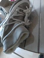 Uggs sub 55, Kleding | Dames, Schoenen, Sub 55, Beige, Ophalen of Verzenden, Zo goed als nieuw