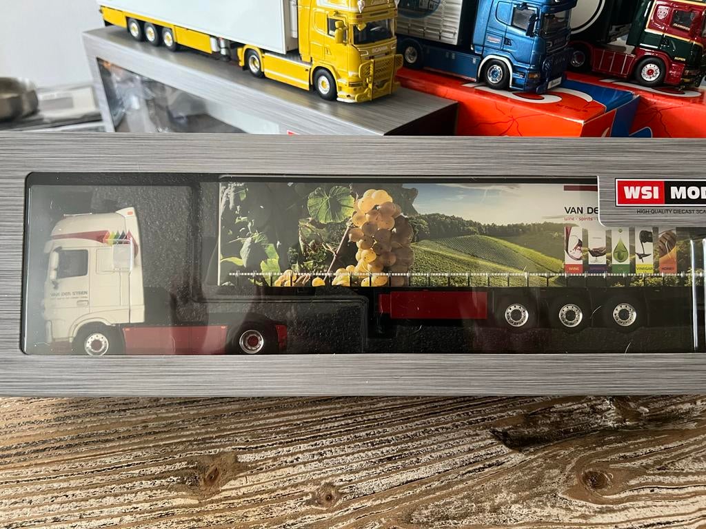 WSI DAF vd steen 4x2 + Curtain Side Trailer, Hobby en Vrije tijd, Modelauto's | 1:50, Ophalen, Nieuw, Bus of Vrachtwagen, Wsi
