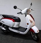 Sym Fiddle 3 bromscooter rood/wit, Fietsen en Brommers, Scooters | SYM, Ophalen, Zo goed als nieuw, Benzine, Fiddle