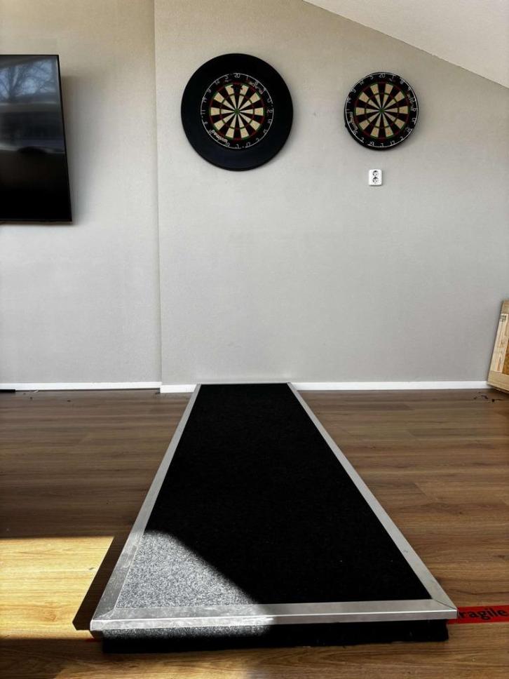Professionele Dart Oche Zwart Tapijt met Aluminium Rand, Hobby en Vrije tijd, Overige Hobby en Vrije tijd, Nieuw, Ophalen