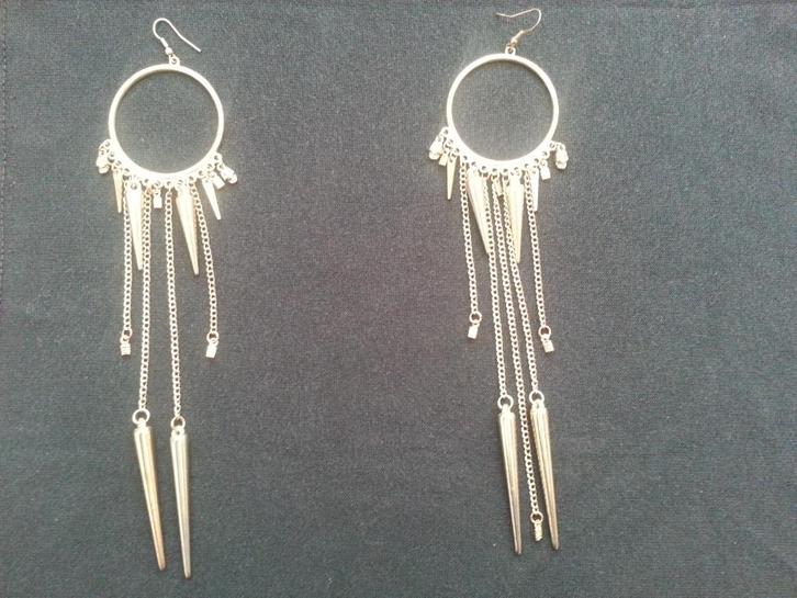 Bijouterie goudkleurige oorbellen (voor gaatjes), Sieraden, Tassen en Uiterlijk, Oorbellen, Zo goed als nieuw, Hangers, Overige materialen