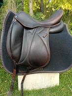 Devoucoux Makila bruin 17,5 inch dressuurzadel, Dieren en Toebehoren, Paarden en Pony's | Zadels, Ophalen of Verzenden, Zo goed als nieuw