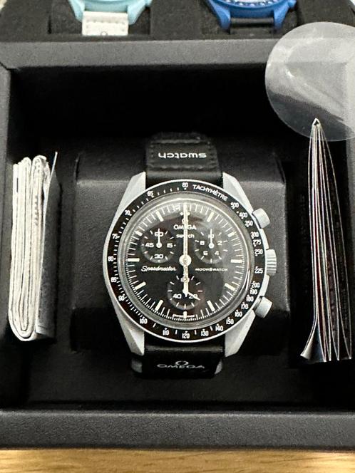 Omega x Swatch MoonSwatch Flowermoon - Nieuw, Sieraden, Tassen en Uiterlijk, Horloges | Heren, Nieuw, Polshorloge, Omega, Kunststof