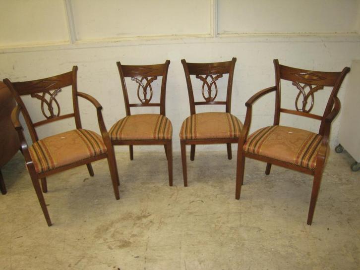 Set van 4 klassieke stoelen, Huis en Inrichting, Stoelen, Gebruikt