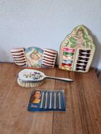 Oude borstel en  3 kaarten met haarspeldjes, Antiek en Kunst, Curiosa en Brocante, Ophalen of Verzenden