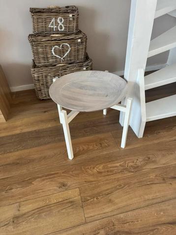 Design bijzettafel beschikbaar voor biedingen
