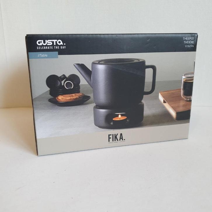 Gusta FIKA Theepot (1.5L), Huis en Inrichting, Keuken | Servies, Nieuw, Overige typen, Overige stijlen, Aardewerk, Ophalen of Verzenden
