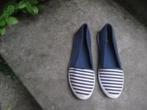 GRATIS VERZENDEN NIEUWE BLAUW WITTE INSTAPPERS 40, Instappers, Nieuw, Verzenden, Blauw