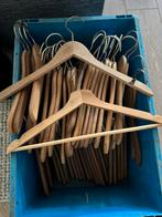 Houten kledinghangers, Ophalen, Zo goed als nieuw, Hout