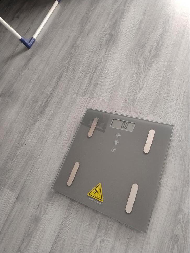 Medisana Personenweegschaal BS 484 - Zo goed als nieuw, Witgoed en Apparatuur, Weegschalen, Zo goed als nieuw, Digitaal, Personenweegschaal