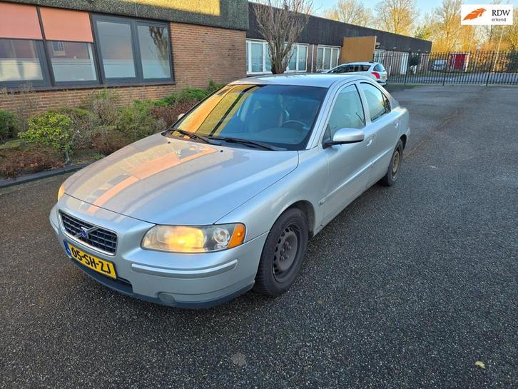 Volvo S60 2.4D Edition l airco boekjes door in ruil verkrege, Auto's, Volvo, Bedrijf, Te koop, S60, ABS, Airbags, Airconditioning