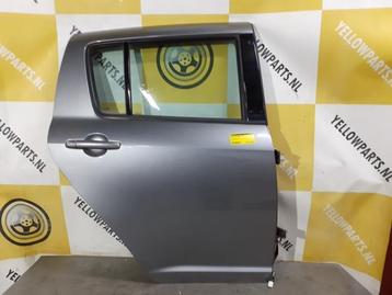 Portier 4Deurs rechts-achter van een Suzuki Swift (ZCD) beschikbaar voor biedingen