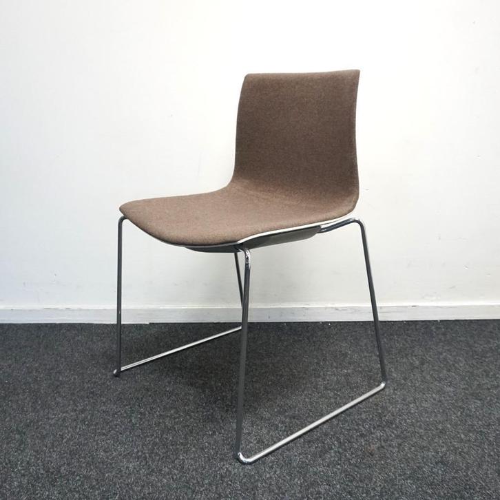 Arper Catifa 46 Design Stoelen | Bruin / Wit | Gestoffeerd, Huis en Inrichting, Stoelen, Gebruikt, Vijf, Zes of meer stoelen, Kunststof