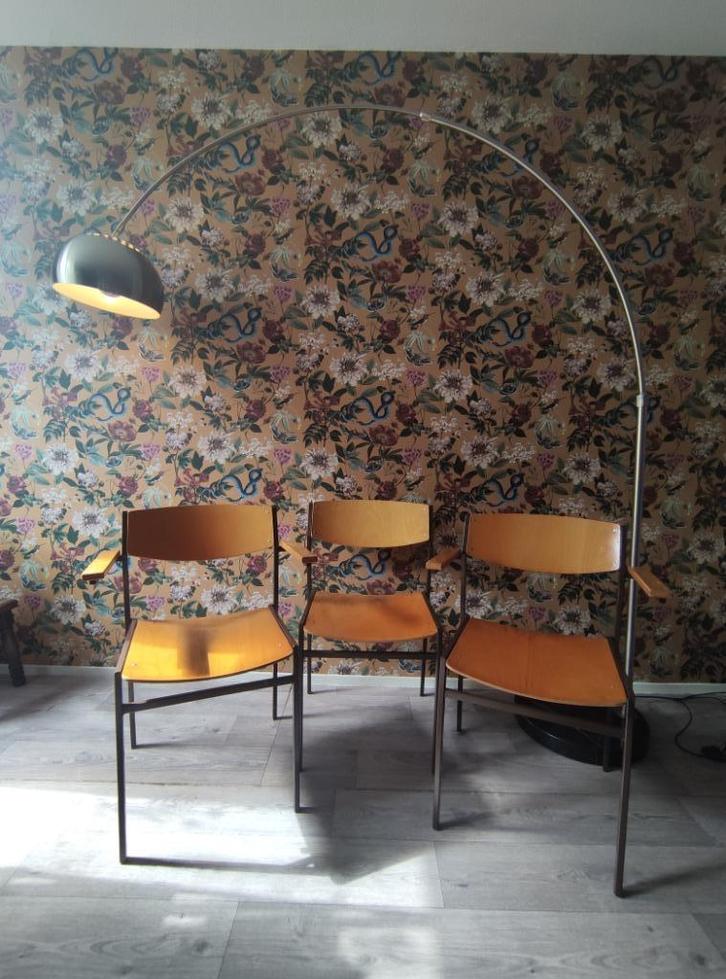 Vintage industriële stoelen - Gijs van der Sluis Design, Huis en Inrichting, Stoelen, Gebruikt, Drie, Hout, Metaal, Bruin, Ophalen