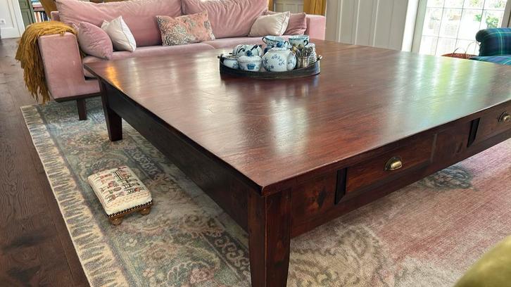 Grote vierkante houten salontafel, Huis en Inrichting, Tafels | Salontafels, Gebruikt, Minder dan 50 cm, 200 cm of meer, 200 cm of meer
