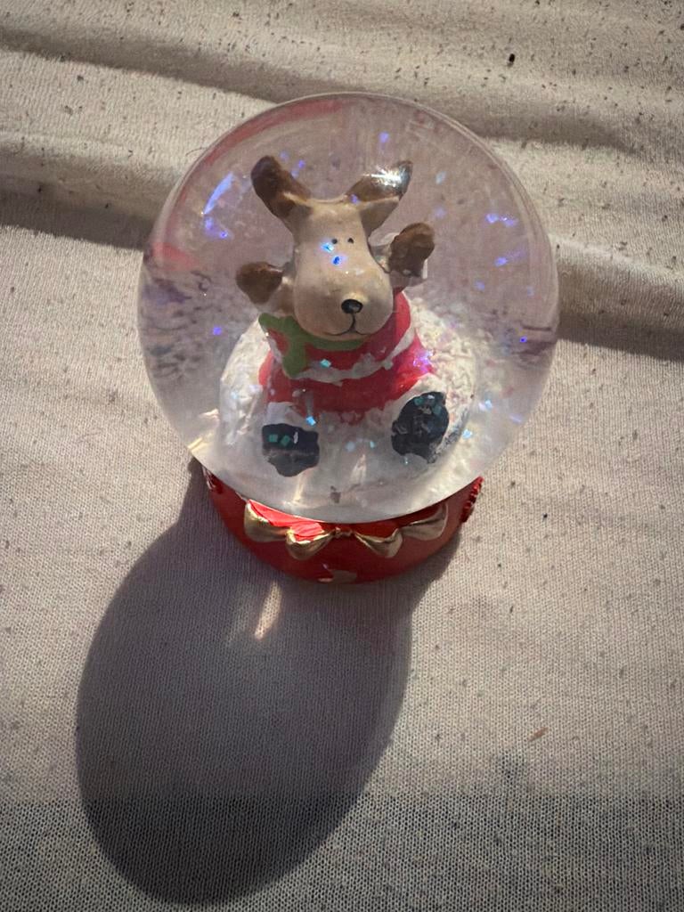 Sneeuwbol met rendier, Ophalen of Verzenden, Zo goed als nieuw