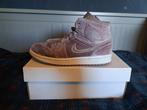 Nike Air Jordan 1 Mid SE purple smoke mt 39, Ophalen of Verzenden, Zo goed als nieuw, Overige kleuren, Sneakers of Gympen