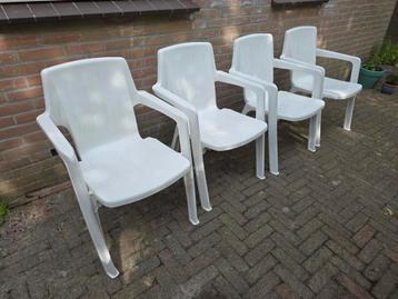 Hartmann tuinstoelen (7x) en een tafel  beschikbaar voor biedingen