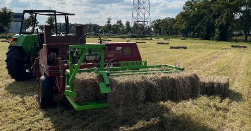 Kleine balen verzamelaar + 8 paks balenklem + stroprikker, Zakelijke goederen, Agrarisch | Werktuigen, Veehouderij, Oogstmachine