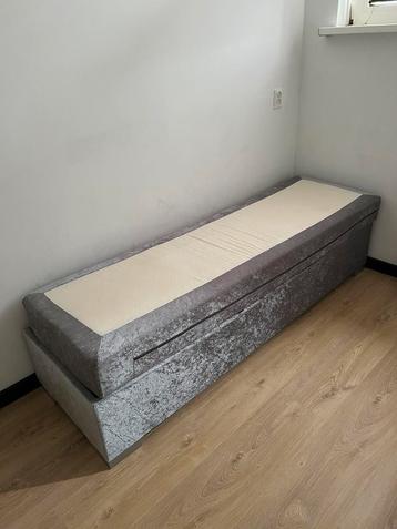 2 bedden beschikbaar voor biedingen