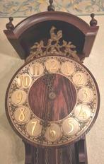 Oude wandklok met slinger en gewichten, Antiek en Kunst, Antiek | Klokken, Ophalen of Verzenden