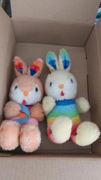 2 leuke fleurige konijntjes, Hobby en Vrije tijd, Breien en Haken, Ophalen of Verzenden, Zo goed als nieuw, Haken, Patroon of Boek