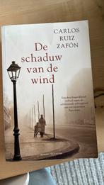 Carlos Ruiz Zafón - De schaduw van de wind, Boeken, Ophalen of Verzenden, Zo goed als nieuw, Nederland, Carlos Ruiz Zafón