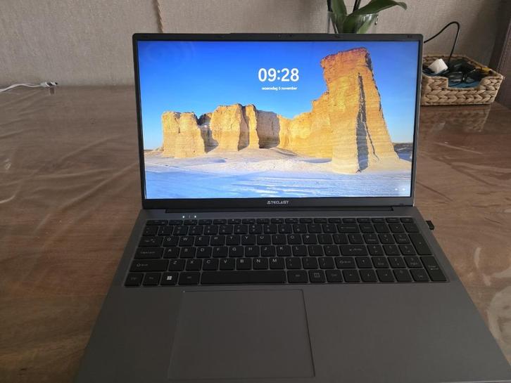 Te koop: zga nieuwe laptop Teclast F17 Plus, Computers en Software, Windows Laptops, Zo goed als nieuw, 17 inch of meer, SSD, 3 tot 4 Ghz